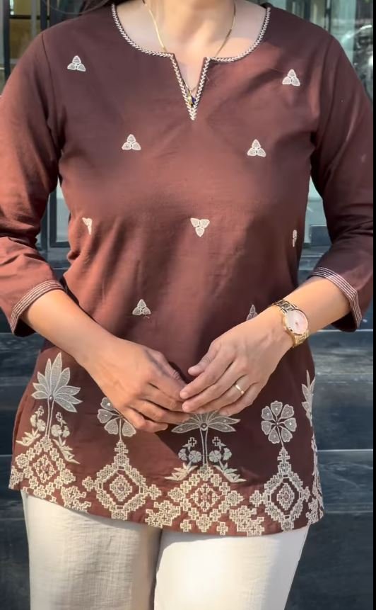 Women's Floral Embroidered Pure Cotton Tunic and Trouser Set - Image 5