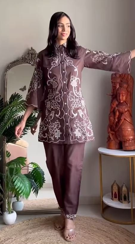 Pure Cotton V-Neck Tunic and Panelled Palazzo Co-ord Set - Image 5