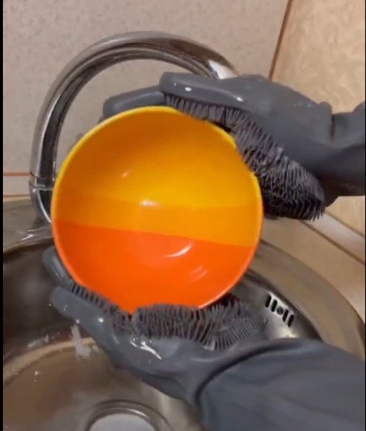 Silicone Dishwashing Cleaning Gloves with Scrubber - Image 6