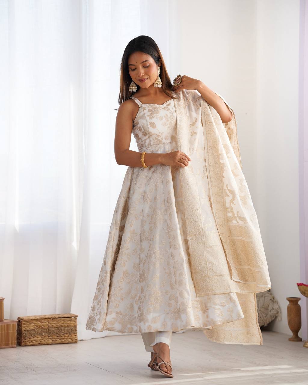 Off-White Banarasi Jacquard Dola Silk Fully Flared Anarkali Suit Set - Image 2