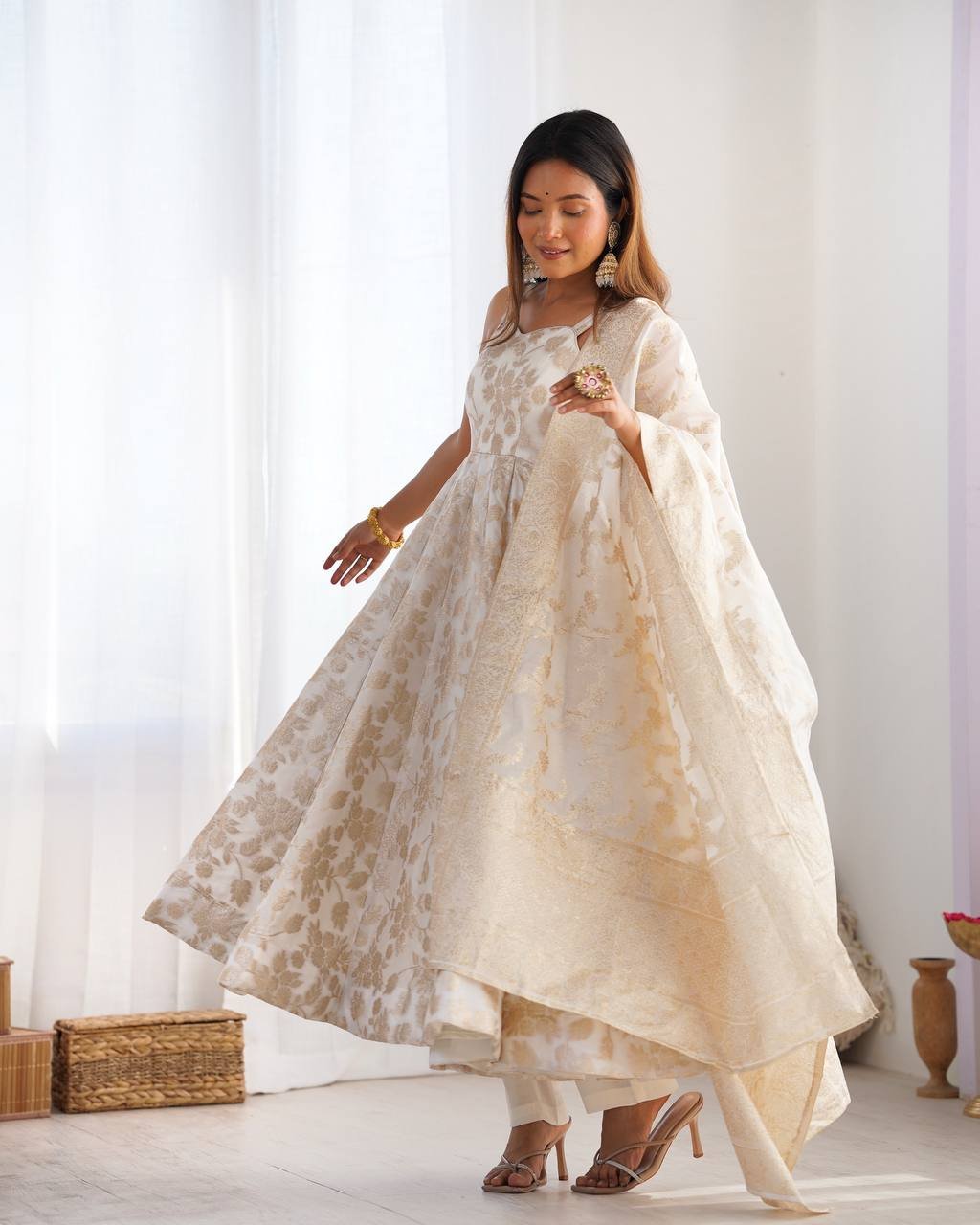 Off-White Banarasi Jacquard Dola Silk Fully Flared Anarkali Suit Set