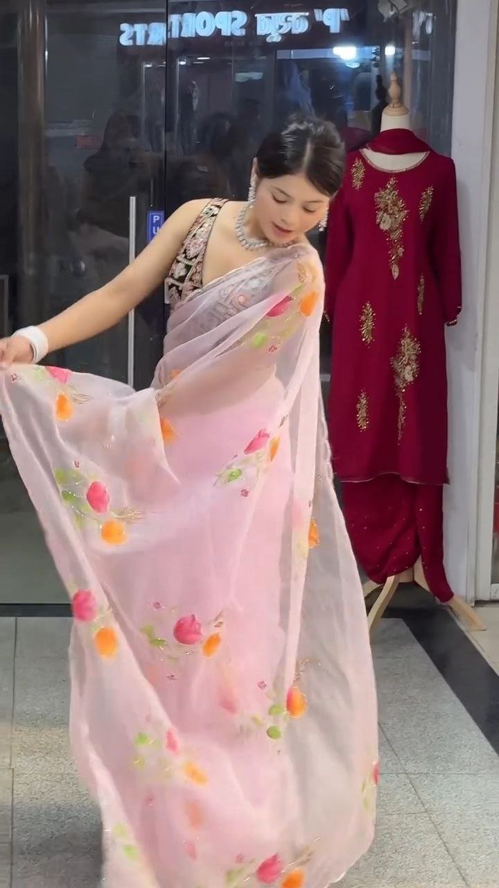 Baby Pink Floral Organza Saree with Embroidered Border - Image 5