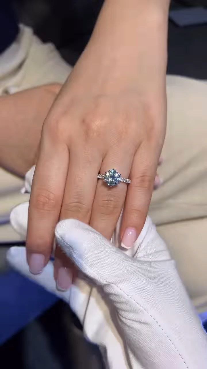 Classic Solitaire Diamond Ring - Image 2