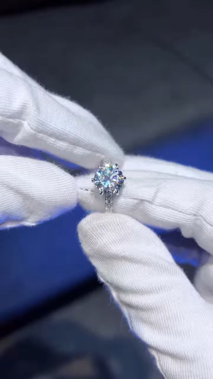 Classic Solitaire Diamond Ring - Image 3